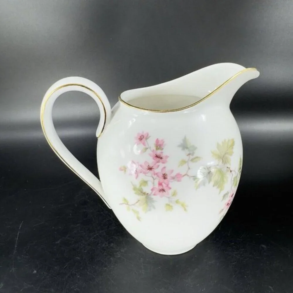 Hutschenreuther Selb LHS Bavaria Germany Porcelain Painted Small Pitcher Creamer